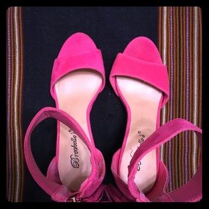 🥰HOT PINK TASSEL BLOCK HEELED SANDAL🥰